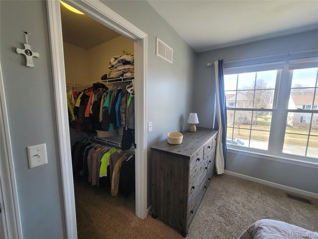 1816 Acorn Valley Drive, Howell, MI 48855