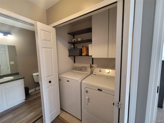 1816 Acorn Valley Drive, Howell, MI 48855