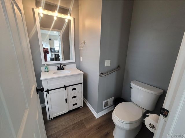 1816 Acorn Valley Drive, Howell, MI 48855