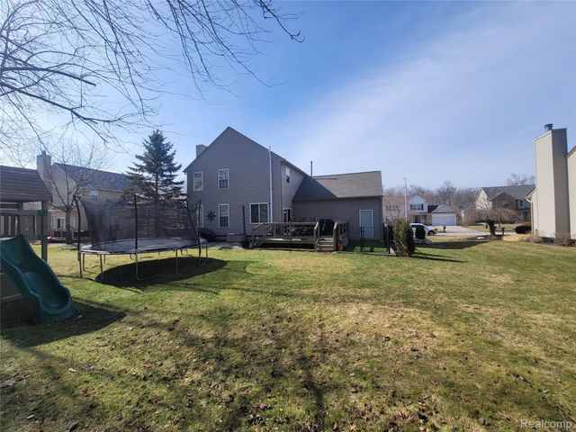 1816 Acorn Valley Drive, Howell, MI 48855