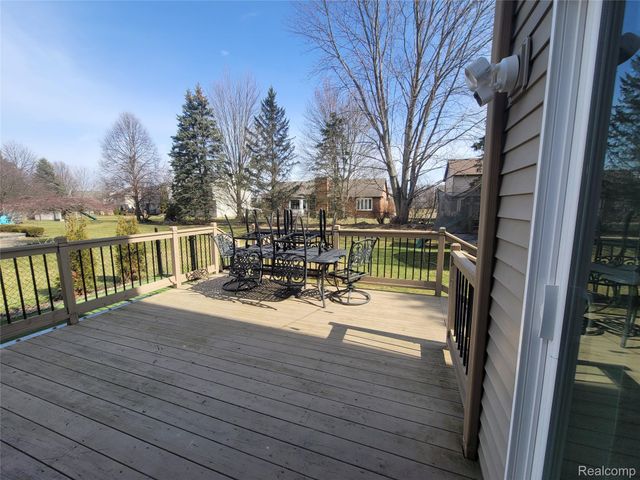 1816 Acorn Valley Drive, Howell, MI 48855