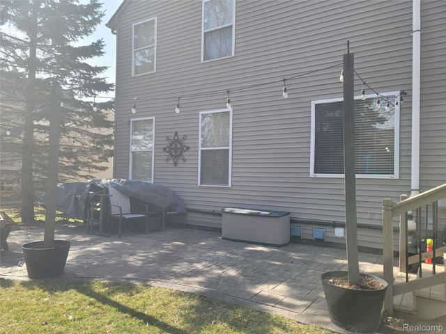 1816 Acorn Valley Drive, Howell, MI 48855