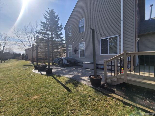 1816 Acorn Valley Drive, Howell, MI 48855