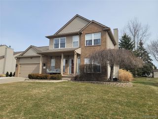 1816 Acorn Valley Drive, Howell, MI 48855