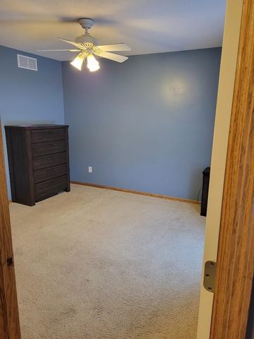 16267 Griffon Trail, Lakeville, MN 55044