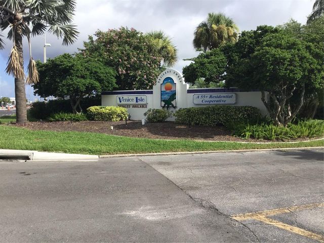 213 COMO DRIVE, Venice, FL 34285