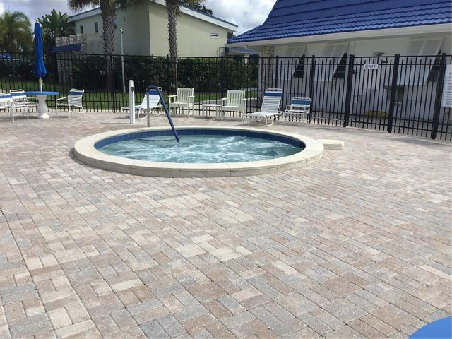 213 COMO DRIVE, Venice, FL 34285