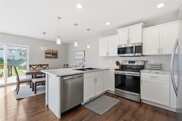 618 Doe Avenue, Tiffin, IA 52340