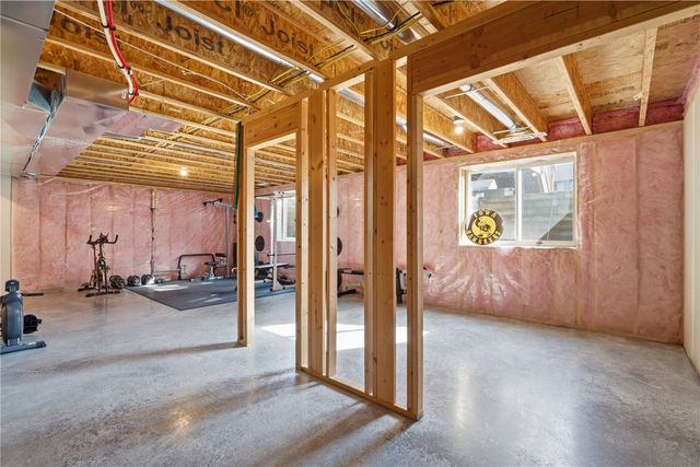 618 Doe Avenue, Tiffin, IA 52340