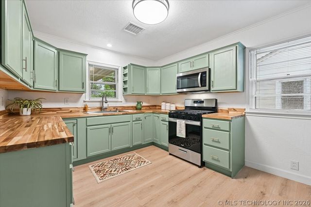 1612 N Delaware Place, Tulsa, OK 74110