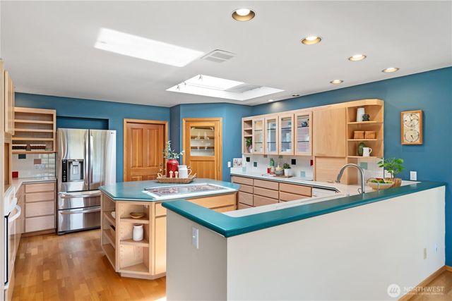 61 Robbins Road, Nordland, WA 98358