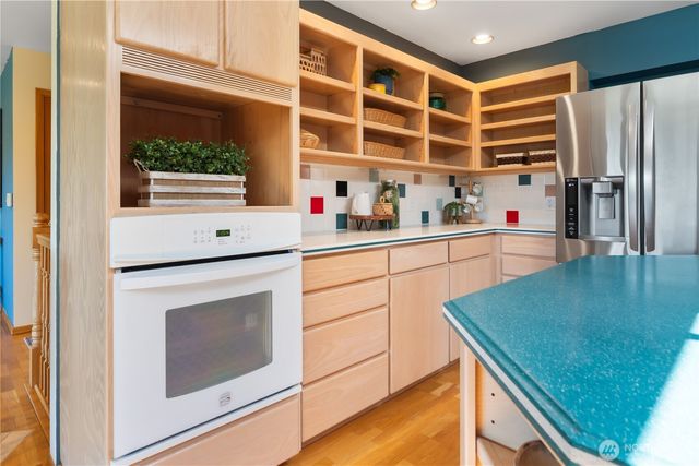 61 Robbins Road, Nordland, WA 98358