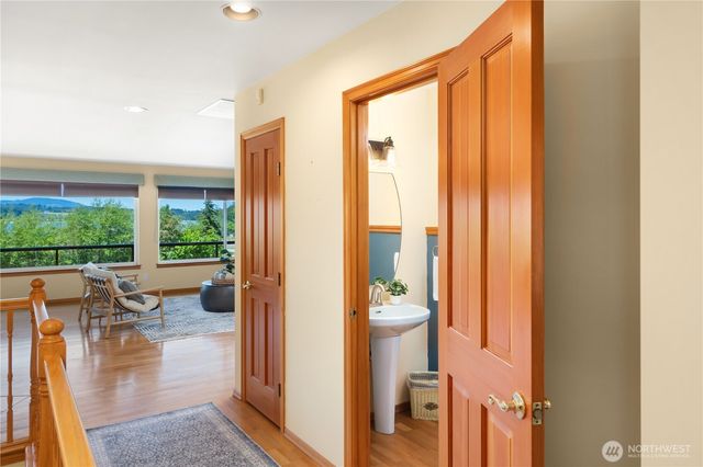 61 Robbins Road, Nordland, WA 98358