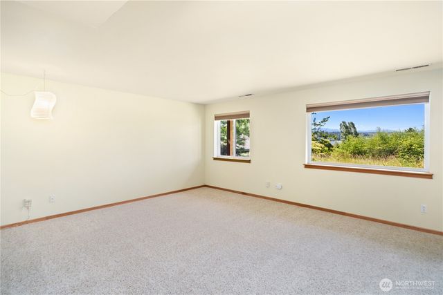 61 Robbins Road, Nordland, WA 98358