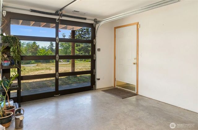 61 Robbins Road, Nordland, WA 98358