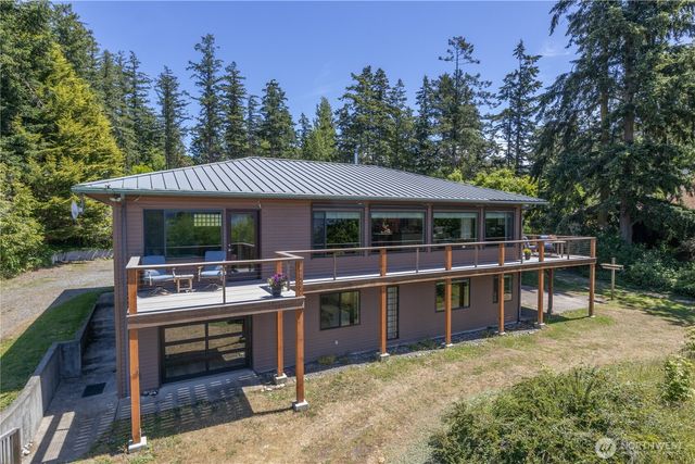 61 Robbins Road, Nordland, WA 98358