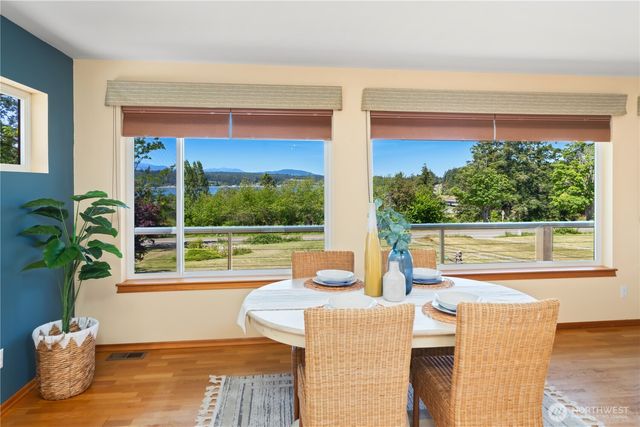 61 Robbins Road, Nordland, WA 98358