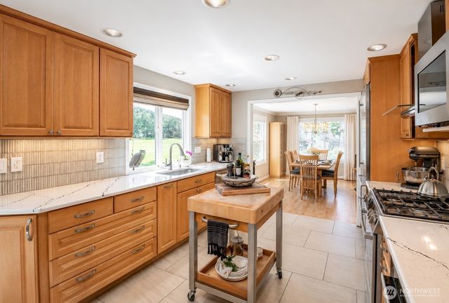 8614 Zircon Drive SW, Lakewood, WA 98498