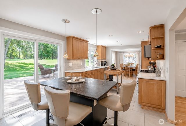 8614 Zircon Drive SW, Lakewood, WA 98498