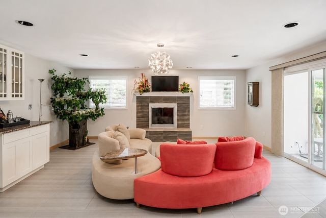 8614 Zircon Drive SW, Lakewood, WA 98498