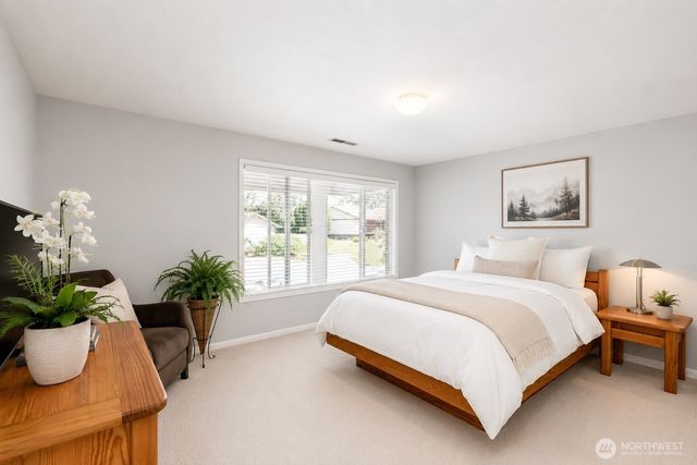 8614 Zircon Drive SW, Lakewood, WA 98498
