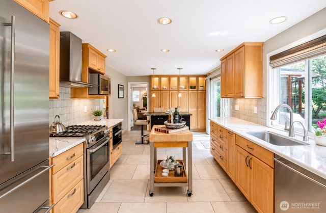 8614 Zircon Drive SW, Lakewood, WA 98498