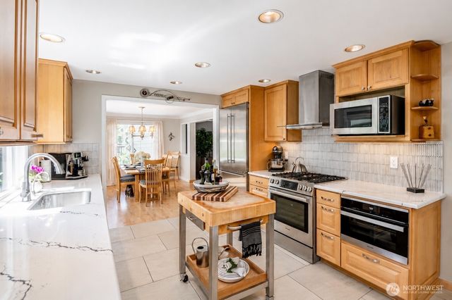 8614 Zircon Drive SW, Lakewood, WA 98498