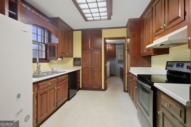 41 Brooks Street, Royston, GA 30662