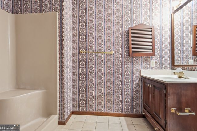 41 Brooks Street, Royston, GA 30662