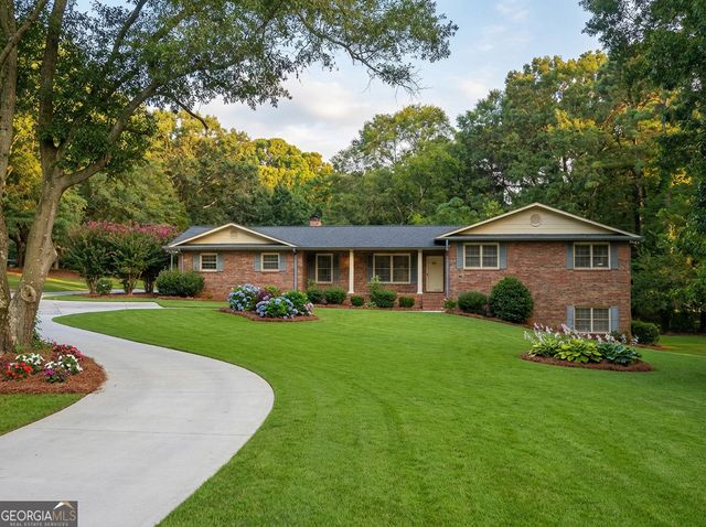 41 Brooks Street, Royston, GA 30662