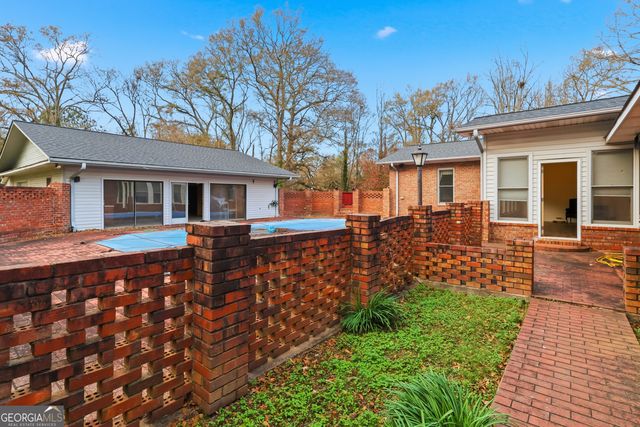 41 Brooks Street, Royston, GA 30662