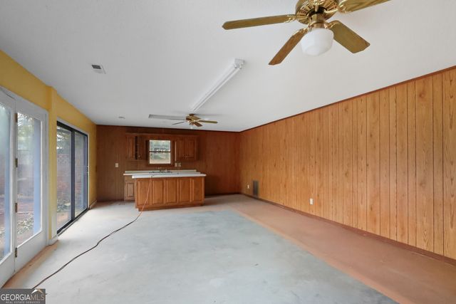 41 Brooks Street, Royston, GA 30662