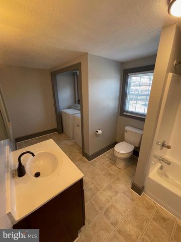2305 W MARKET ST, York, PA 17404