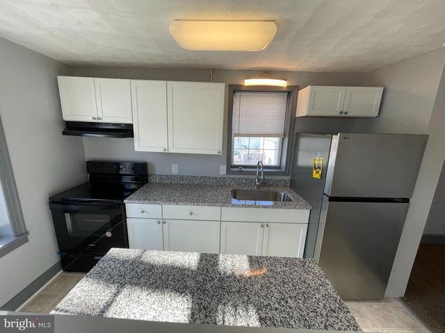 2305 W MARKET ST, York, PA 17404