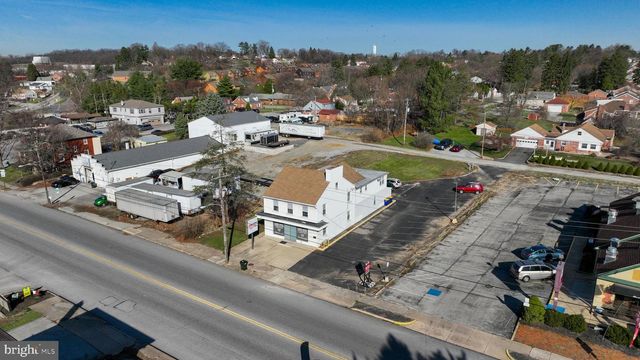 2305 W MARKET ST, York, PA 17404
