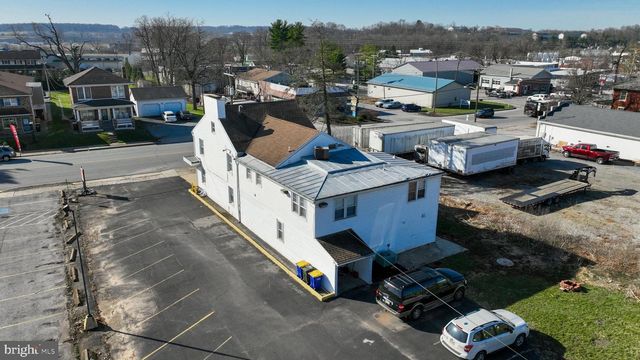 2305 W MARKET ST, York, PA 17404