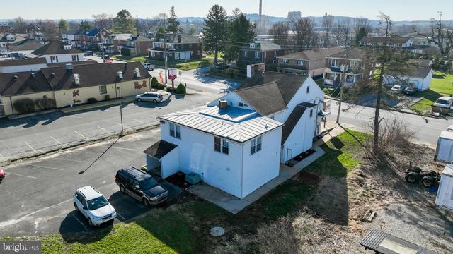 2305 W MARKET ST, York, PA 17404