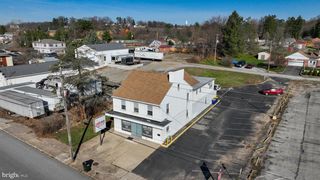 2305 W MARKET ST, York, PA 17404