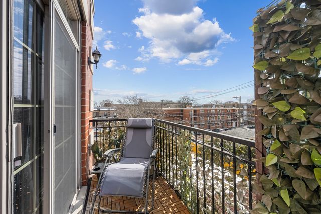 4755 N Kilbourn Avenue 3C, Chicago, IL 60630