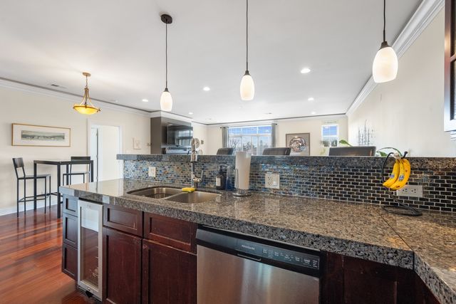 4755 N Kilbourn Avenue 3C, Chicago, IL 60630