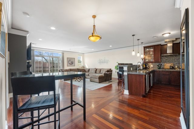 4755 N Kilbourn Avenue 3C, Chicago, IL 60630