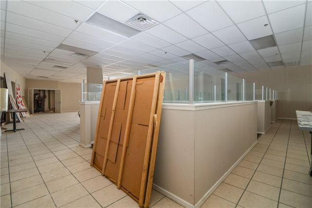 2123 W Martin Luther King Jr Boulevard, Fayetteville, AR 72701