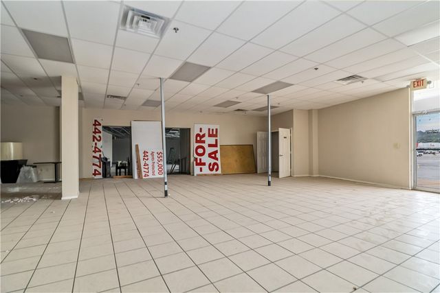 2123 W Martin Luther King Jr Boulevard, Fayetteville, AR 72701