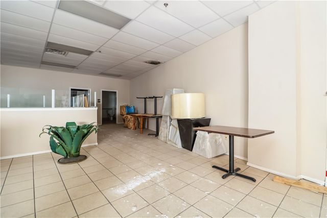 2123 W Martin Luther King Jr Boulevard, Fayetteville, AR 72701