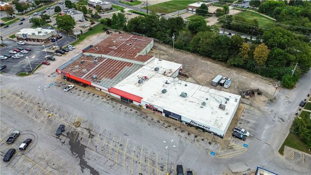 2123 W Martin Luther King Jr Boulevard, Fayetteville, AR 72701