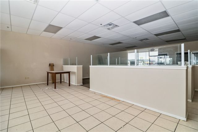 2123 W Martin Luther King Jr Boulevard, Fayetteville, AR 72701