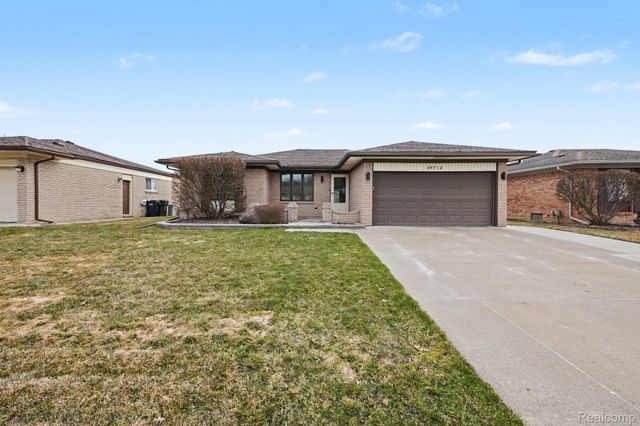 39712 Crystal Drive, Sterling Heights, MI 48310