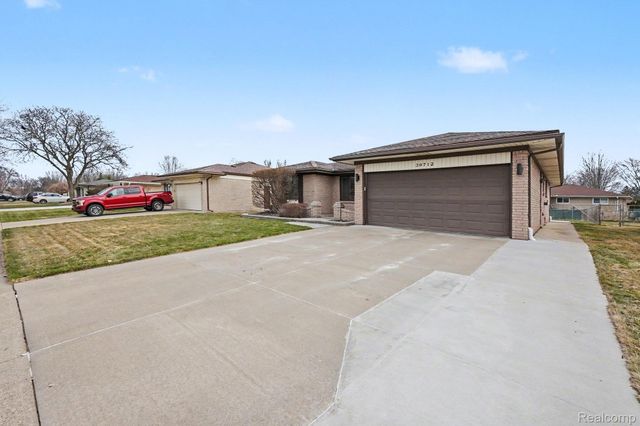 39712 Crystal Drive, Sterling Heights, MI 48310