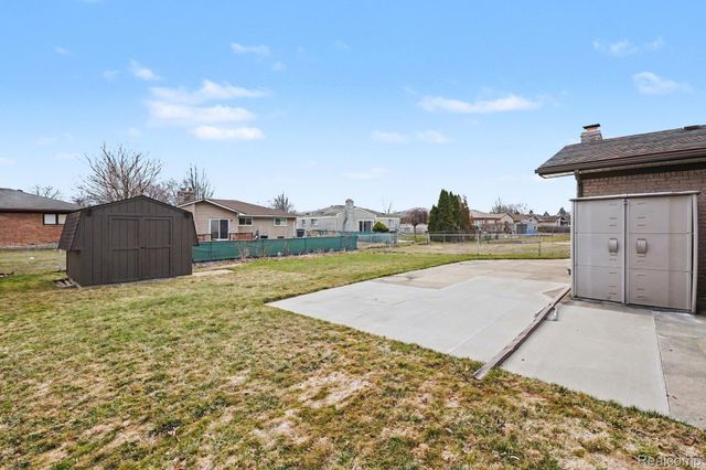 39712 Crystal Drive, Sterling Heights, MI 48310