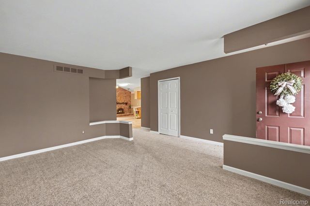 39712 Crystal Drive, Sterling Heights, MI 48310